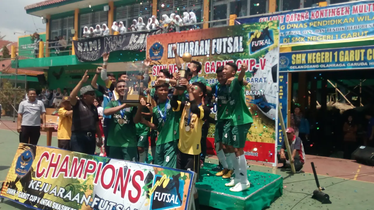 SMKN 1 Garut juara 1 kejuaraan futsal SMK-SMA se Jawa Barat