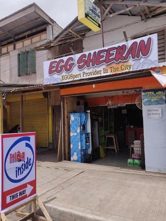 6 Spanduk Jualan Terinspirasi dari Penyanyi Ini Bikin Geleng Kepala