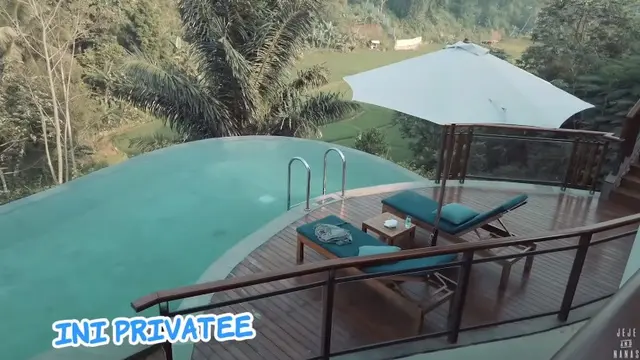 7 Momen Liburan Syahnaz Sadiqah dan Anak Kembarnya Renang di puncak