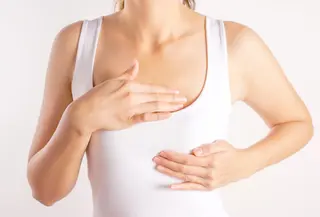 Cara Membedakan Tumor dan Kanker di Payudara (BigmanKn/Shutterstock)