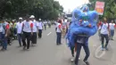 Ratusan massa melakukan aksi mendukung Jokowi untuk melantik Budi Gunawan menjadi Kapolri, Jakarta, Senin (16/2/2015). (Liputan6.com/Herman Zakharia)