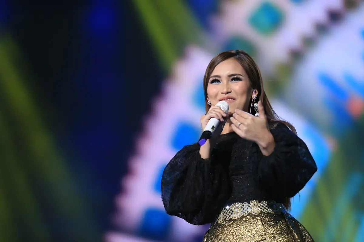 [Bintang] Ayu Ting Ting