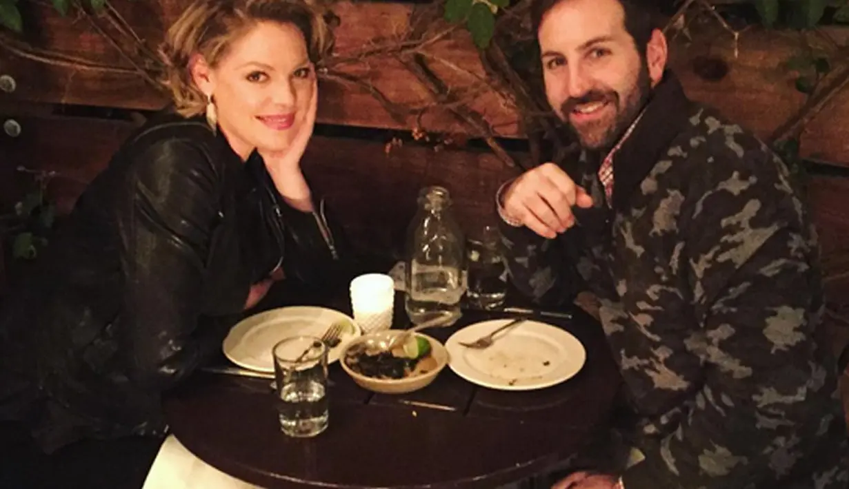 Katherine Heigl, berprofesi sebagai seorang aktris dan juga memiliki kegemaran menulis. Lewat laman blognya soal lifestyle, Heigl juga berbagi pengalaman kepada para pembaca mengenai pengalamannya selama hamil. (Instagram/katherineheigl)