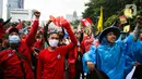 Elemen buruh dan mahasiswa menggelar aksi demonstrasi bertepatan dengan Hari Sumpah Pemuda di Kawasan Patung Kuda, Jakarta, Kamis (28/10/2021). Sejumlah tuntutan mereka salah satunya, pencabutan UU Nomor 11 Tahun 2019 tentang Cipta Kerja dan berbagai aturan turunannya. (Liputan6.com/Faizal Fanani)