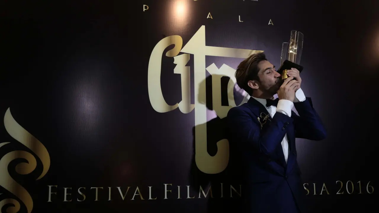 Reza Rahadian 