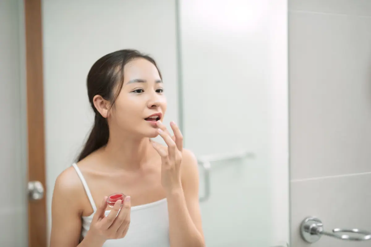 Rahasia Mencerahkan Bibir Gelap Jadi Pink Alami, Yuk Intip 6 Tipsnya!