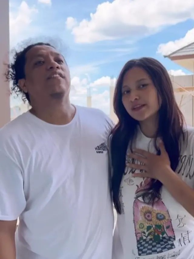 Arie Kriting dan Indah Permatasari bangun rumah (Instgaram/indahpermatas)