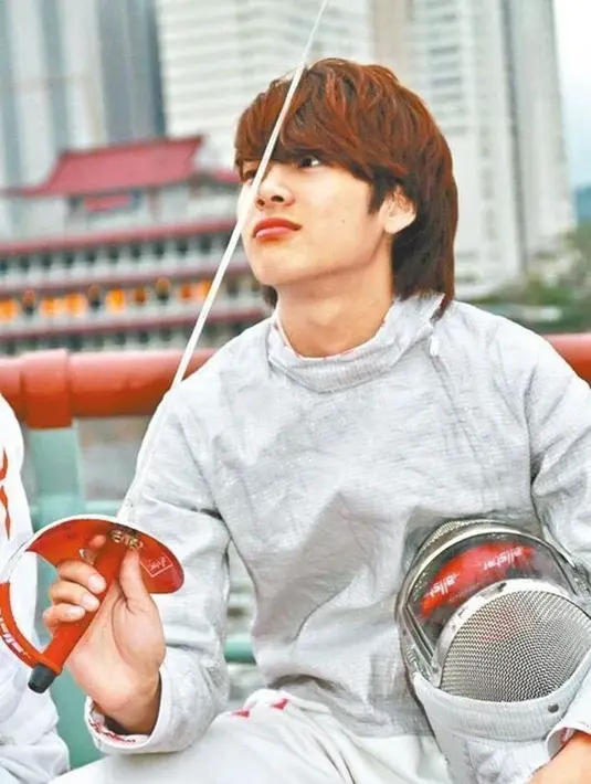 Jackson GOT7 pernah bergabung dengan tim anggar Hong Kong. Ia meraih peringkat 11 di Summer Youth Olympics pada 2010. (Foto: koreaboo.com)