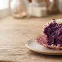 Resep Muffin Ubi Ungu dengan Topping Almond (AI generated)