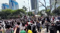 Aksi unjuk rasa di sekitar lapangan Monas ricuh. (Liputan6.com/Ady Anugrahadi)