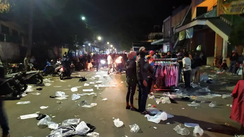 Suasana Pasar Anyar Bogor di malam takbiran Lebaran.