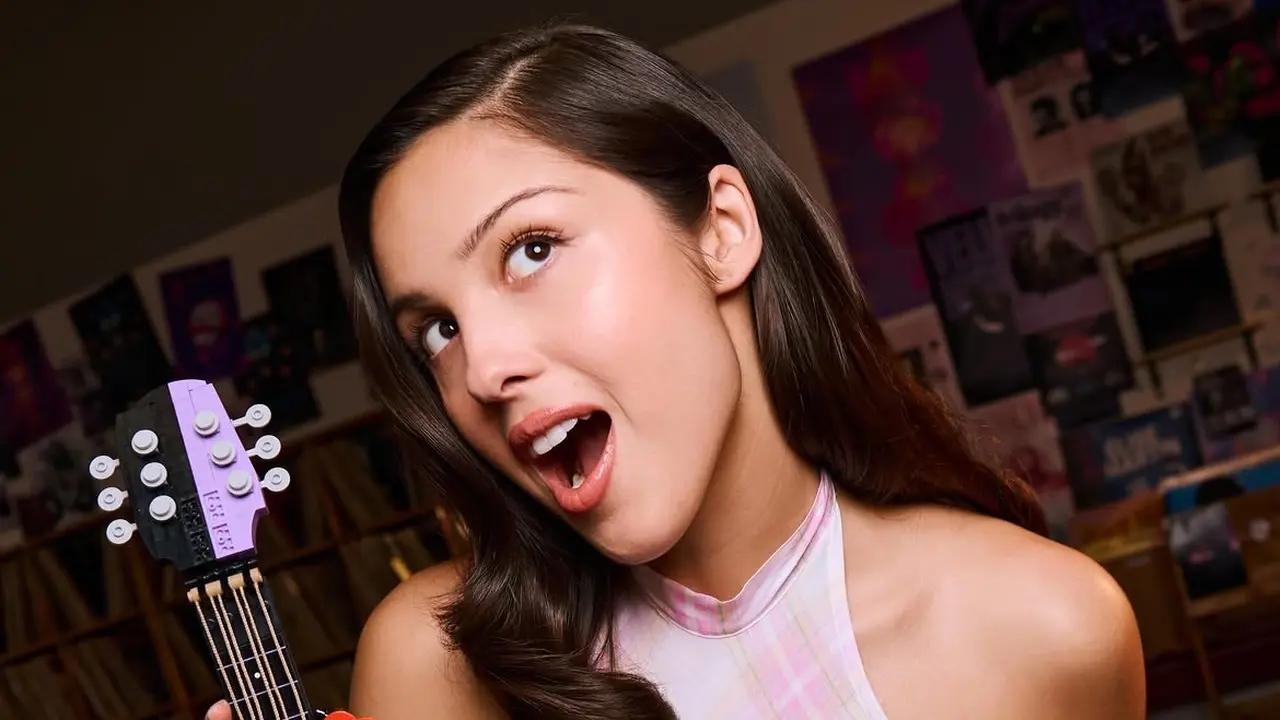 Olivia Rodrigo Jadi LEGO, 5 Set Ini Penuh Easter Egg dari Perjalanan Musiknya