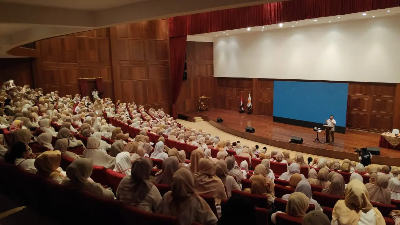 Ratusan emak-emak mengikuti pelatihan jurnalistik yang digelar DPP Partai Gerindra di  di Amphitheater Hambalang, Desa Bojong Koneng, Kabupaten Bogor, Jawa Barat. (Istimewa)