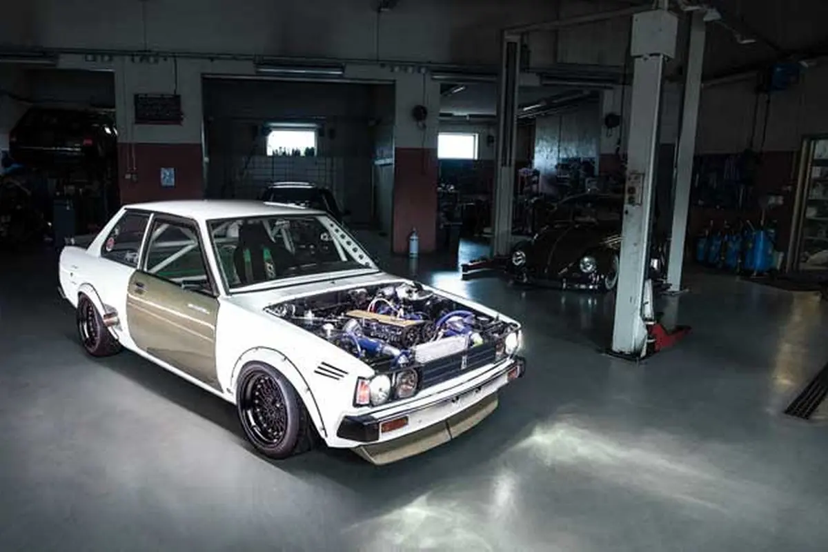 Modifikasi Corolla DX yang diperuntukan untuk balap (SuperStreetOnline)
