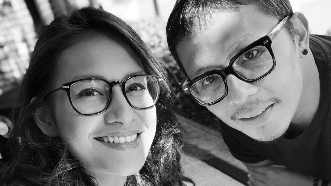 Tarjima bilan Qariyalar uyi porno filmi