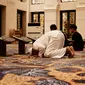 Ilustrasi muslim, salat duha di masjid. (Photo by Aldin Nasrun on Unsplash)