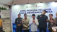 Kementerian Desa, Pembangunan Desa Tertinggal (Kemendesa PDT) dan Kementerian Pemuda dan Olahraga (Kemenpora), menggelar apel Pemuda Pelopor Siaga Membangun Desa di Desa Jatake, Kecamatan Pagedangan, Kabupaten Tangerang, Senin (16/6/2025). (Liputan6.com/Pramita Tristiawati).