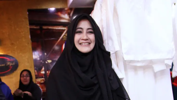 [Bintang] Pipik Dian Irawati