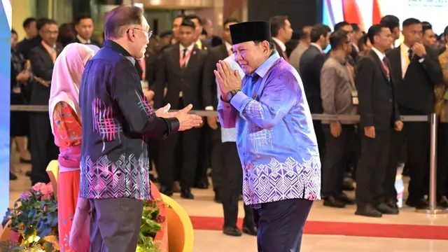 Presiden Prabowo Subianto menghadiri gala dinner dalam rangka Konferensi Tingkat Tinggi (KTT) ke-46 ASEAN di Kuala Lumpur Convention Centre (KLCC), Malaysia.