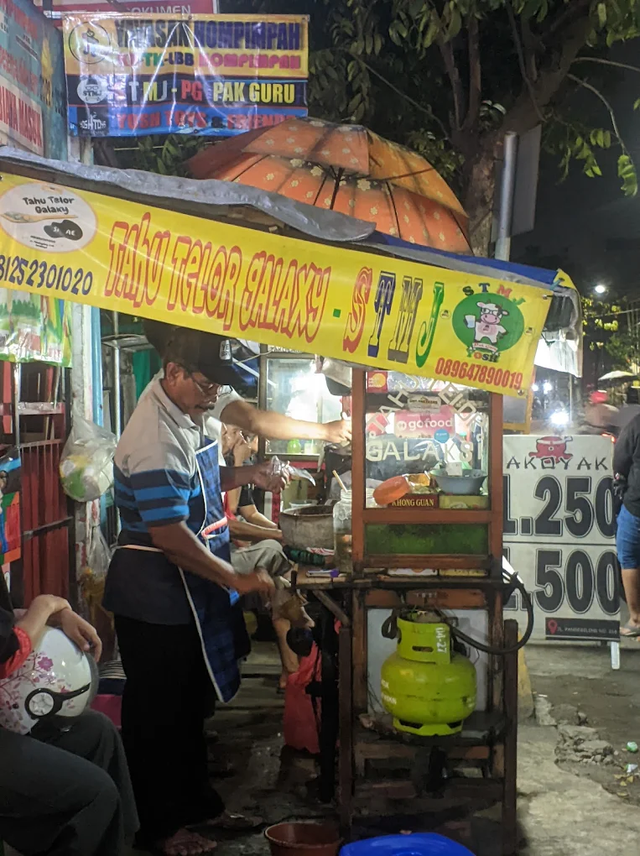 9. Tahu Telur Galaxy Pak Bayu