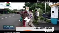 Sejumlah santriwati Ponpes Mamba'ul Ihsan, Kecamatan Ujungpangkah, Kabupaten Gresik, Jawa Timur rela tak pulang meski santri lain telah dipulangkan untuk mencegah virus corona, karena punya tugas khusus yaitu memproduksi masker kain untuk dibagikan s...
