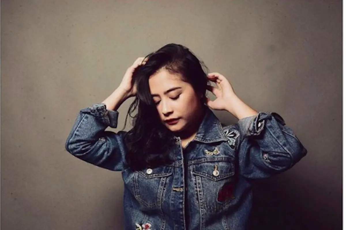 [Bintang] Gaya Prilly Latuconsina