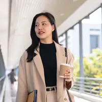 ilustrasi perempuan bekerja/Shutterstock/BongkarnGraphic