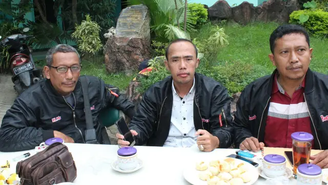Barisan Gus Sholah (Baguss) membuat sekretariat pemenangan untuk Khofifah-Emil Dardak