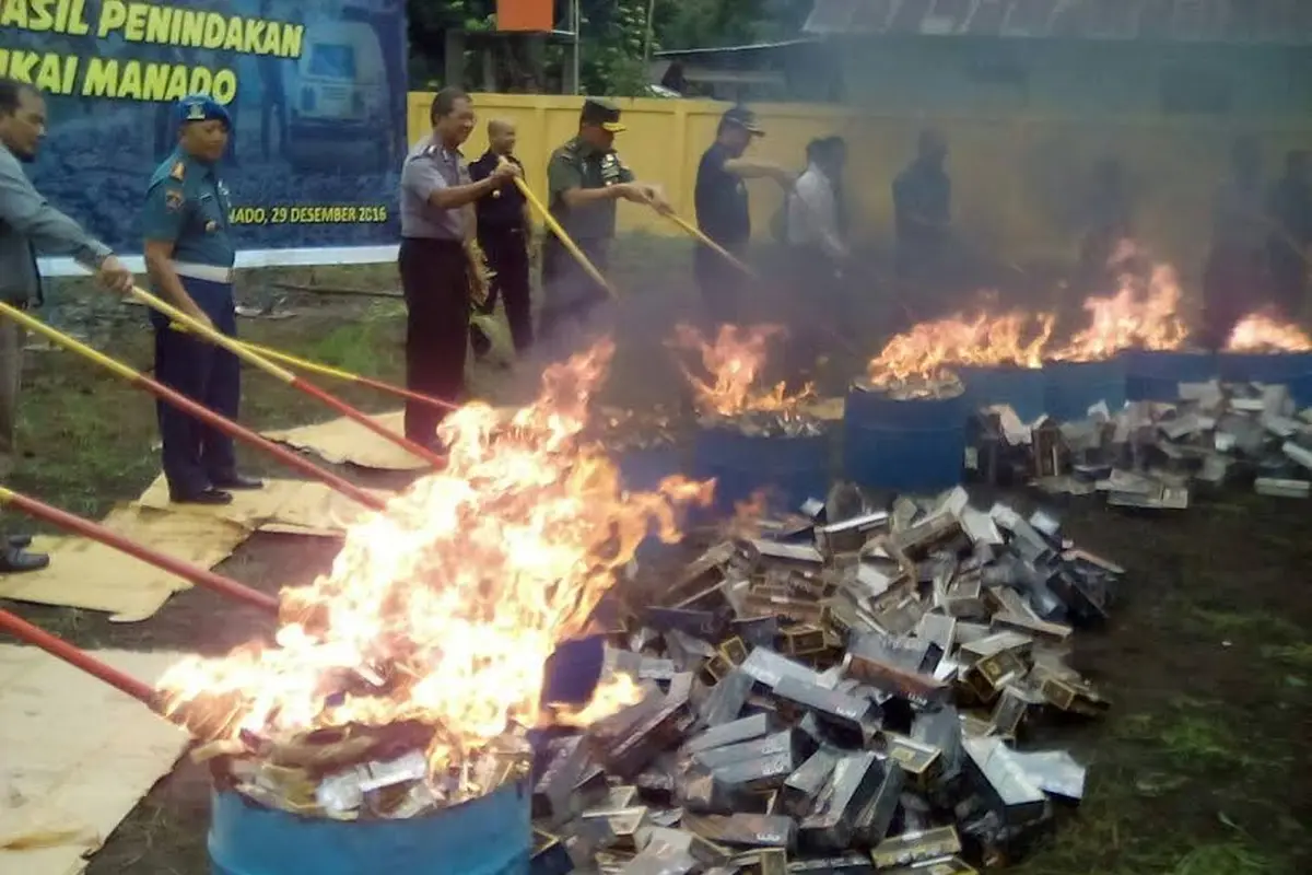 Pemusnahan barang sitaan Manado