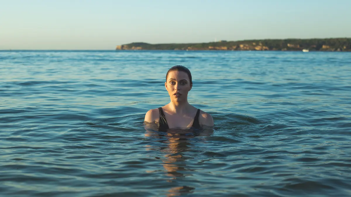 Mimpi Indah: Berenang Di Laut Yang Menakjubkan