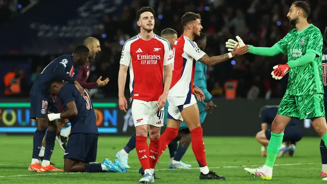 Foto: Tak Ada Gelar untuk Arsenal Musim Ini, Begini Potret Kecewa Para Penggawa The Gunners saat Ditumbangkan PSG di Liga Champions