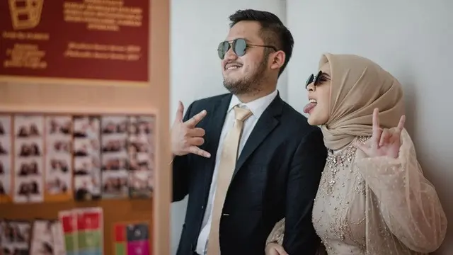 Jelang Pernikahan, Ini 8 Potret Prewedding Terbaru Kesha Ratuliu dan Adhi Permana