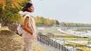 Bukan hanya untuk berlibur saja, Syahnaz dan Jeje diketahui tengah menjalani syuting bersama. Meski begitu, dirinya juga terlihat begitu menikmati suasana di Korea Selatan. (Liputan6.com/IG/@syahnazs)
