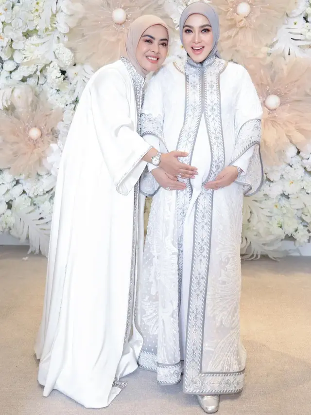 Syahrini dan Aisyahrani (Instagram/princessyahrini)