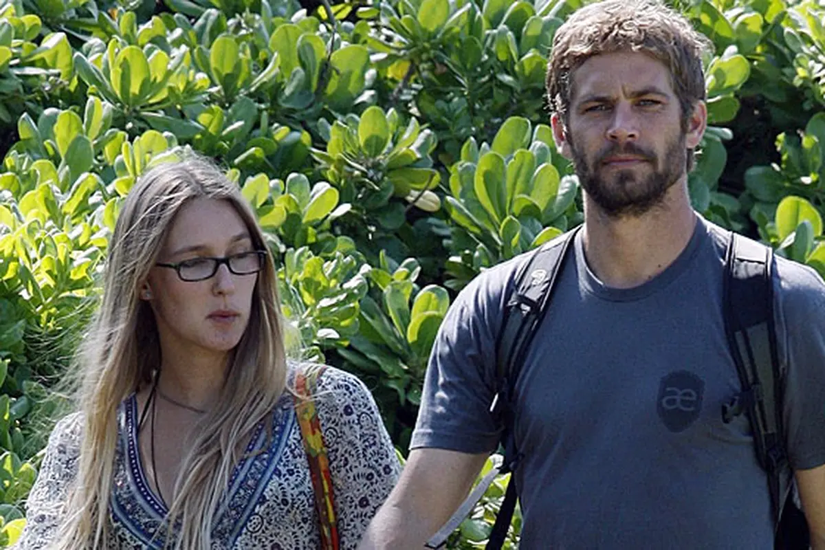 paul-walker-jasmin-131202b.jpg