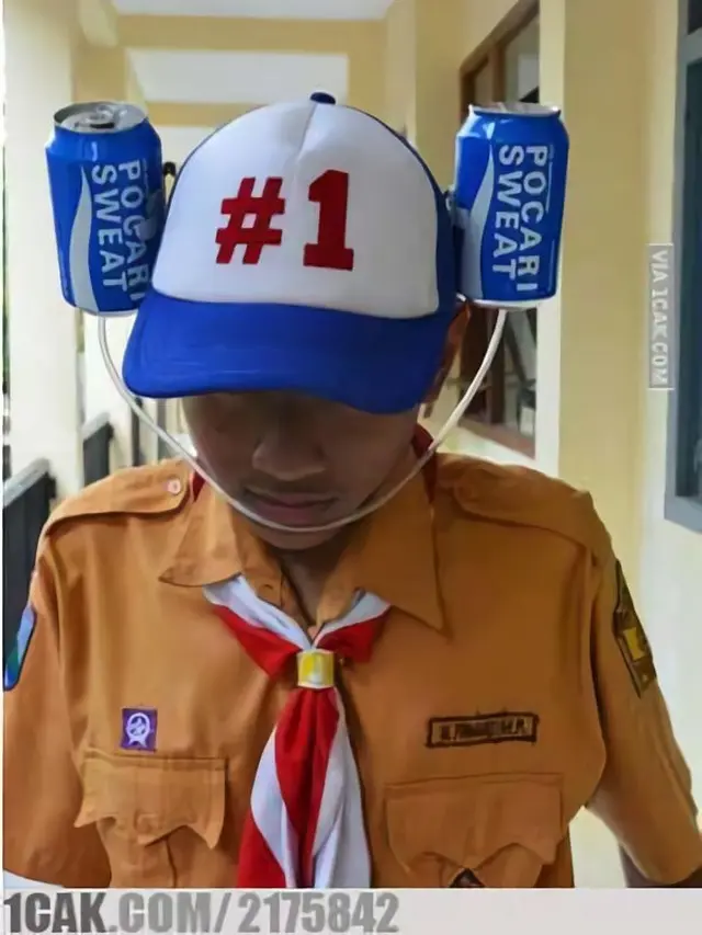 6 Topi dengan Desain Anti-Mainstream Ini Absurd, Bikin Heran