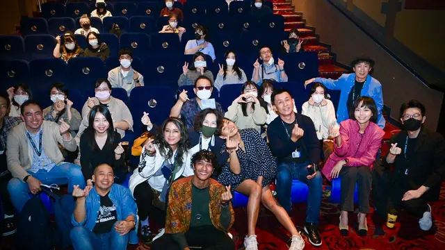 Look At Me, Touch Me, Kiss Me saat tampil di Busan International Film Festival