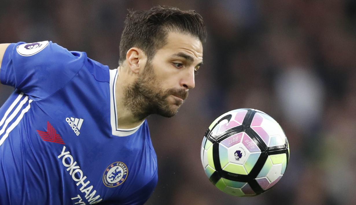 7. Cesc Fabregas (Chelsea) - 220.000 poundsterling per pekan. (AFP/Adrian Dennis)