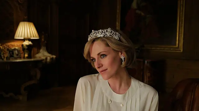 Kristen Stewart sebagai Diana Spencer. (Foto: Dok. Komplizen Film/ KlikFilm/ IMDb)