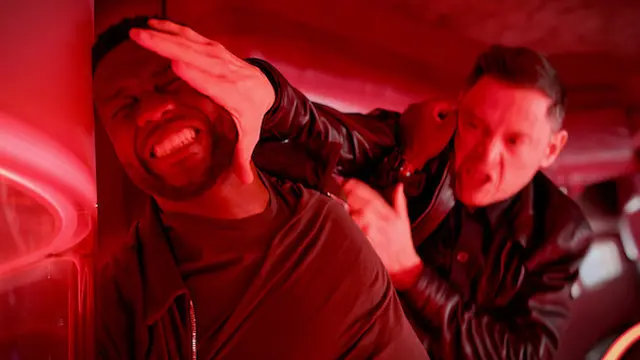 Potongan scene film LIFT. [Foto: Netflix]