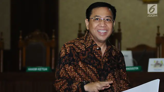 Tersenyum, Setya Novanto Jalani Sidang Pembacaan Tanggapan Eksepsi Dakwaan