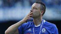 John Terry bukan hanya sebagai bek tengah terhebat, melainkan juga salah satu kapten terbaik di Liga Inggris. Selama 13 tahun kepemimpinannya, Chelsea mampu meraih banyak gelar, termasuk gelar Liga Inggris musim 2004/05 dan 2005/06. (AFP/Ian Kington)