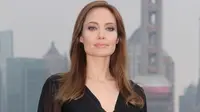 Merasa Hancur, Angelina Jolie Ingin Segera Lupakan Brad Pitt