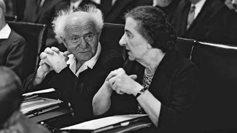 David Ben-Gurion dan Golda Meir di Knesset, Yerusalem, 1962