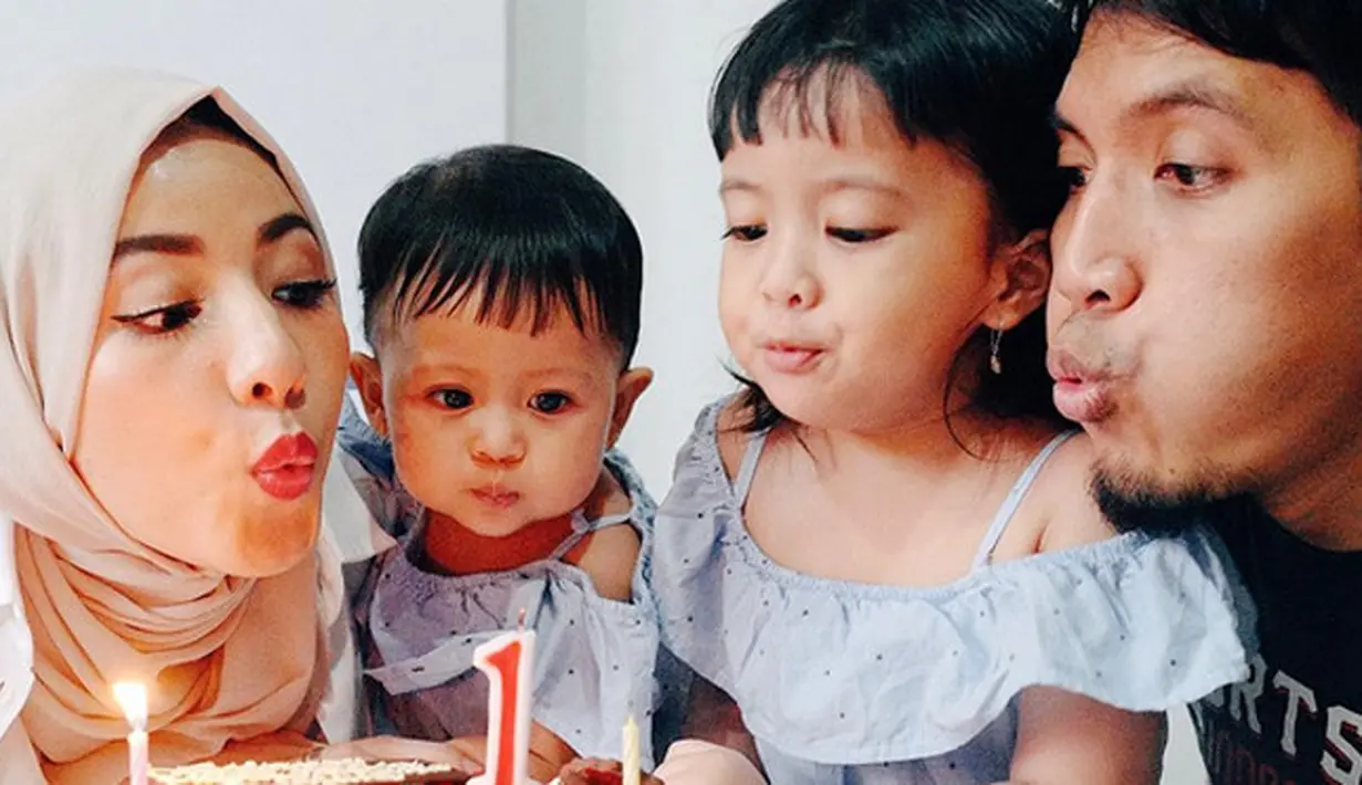 "Kalau bisa umur 25 nggak usah urus bayi lagi deh," ujar Natasha Rizki, di Grand Ballrom Kepinski, Jakarta Pusat, beberapa waktu lalu. (Instagram/natasharizkynew)