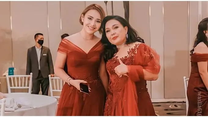 Jarang Tersorot, Ini 6 Potret Kebersamaan Amanda Manopo dan IbundaJarang Tersorot, Ini 6 Potret Kebersamaan Amanda Manopo dan Ibunda