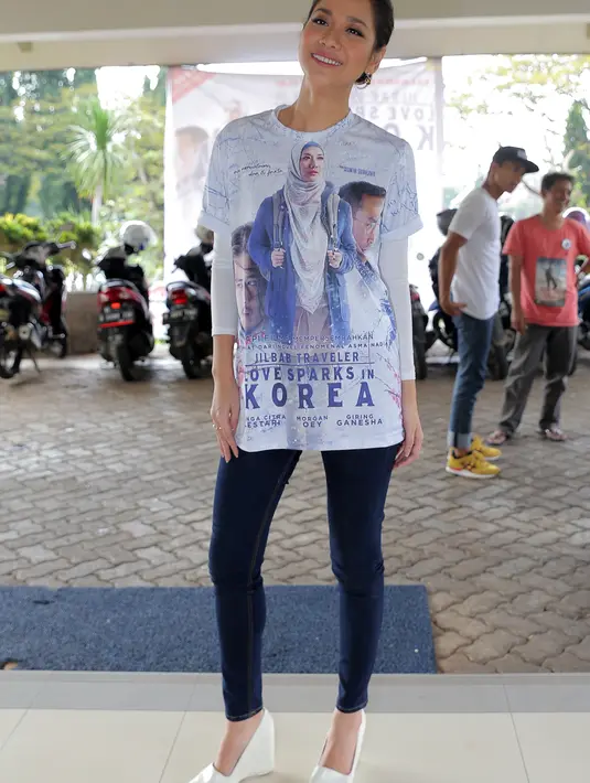 Saat menjalani syuting film 'Jilbab Traveler' di Korea Selatan itu, ia banyak melihat acara seperti kajian-kajian agama. (Andy Masela/Bintang.com)