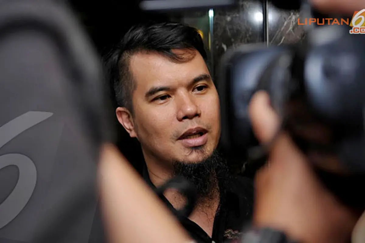 ahmad-dhani-2-131129b.jpg