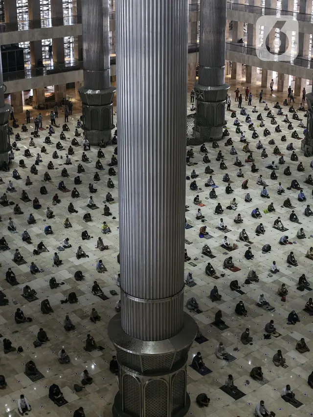 FOTO: Masjid Istiqlal Kembali Gelar Salat Jumat