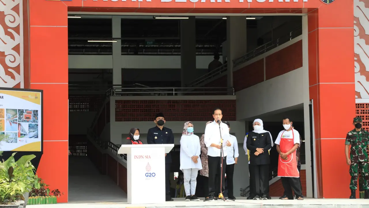 Presiden Jokowi meresmikan pasar besar Ngawi. (Dian Kurniawan/Liputan6.com)
